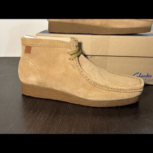 Clarks Shacre Boots Dark Sand Suede Mens Size 9.5W (Wide)